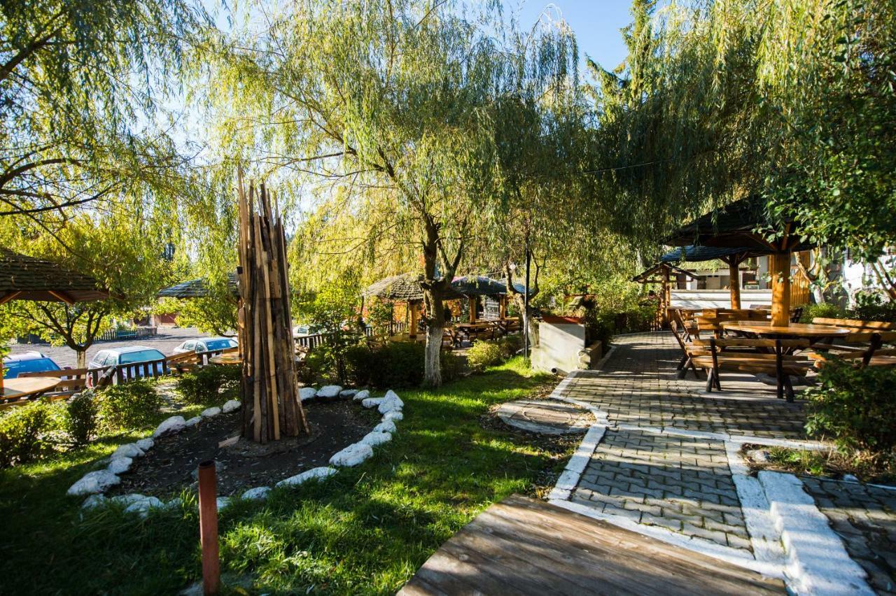 Hotel Gura Diham Buşteni Exterior foto